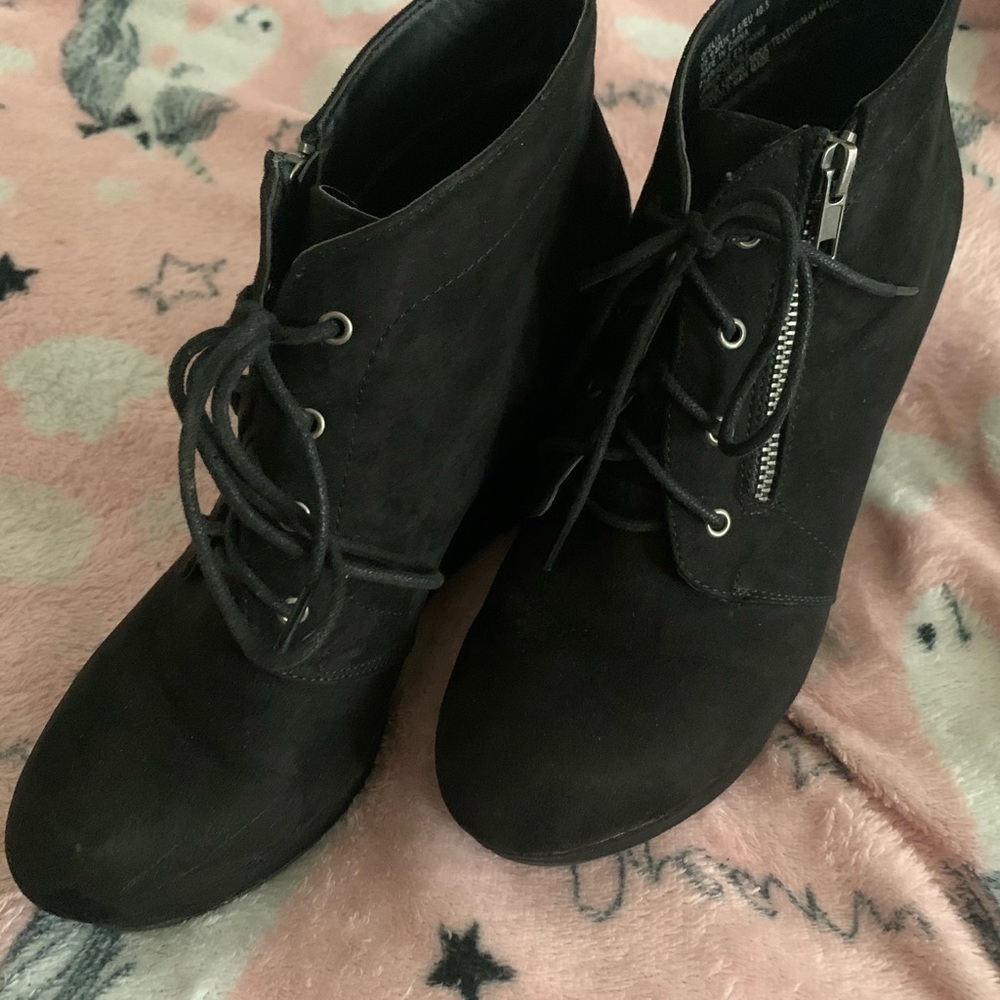 Black swayed wedges - Picture 2 of 3